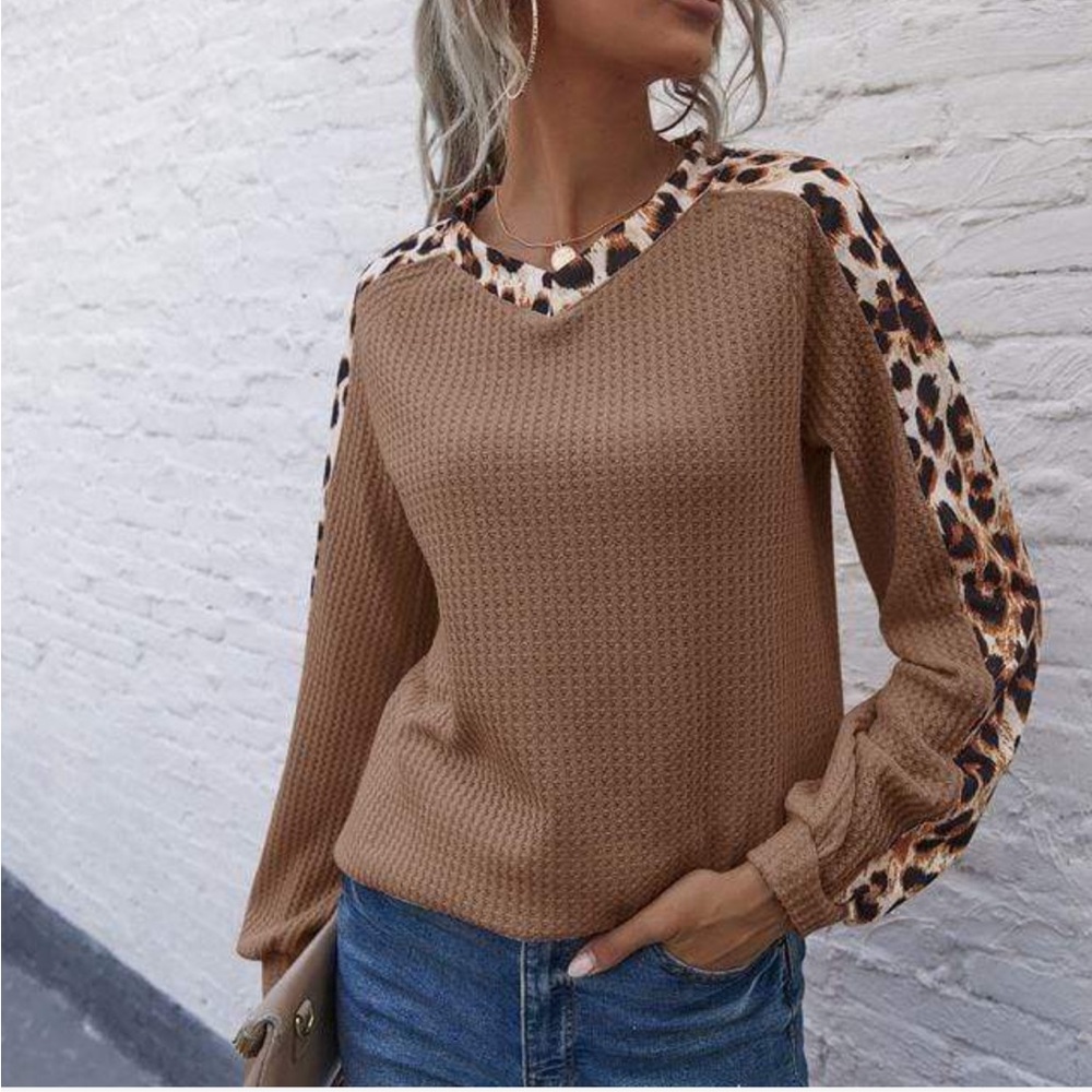 Anna Kaci Leopard Panel Waffle Knit V Neck Sweater
J